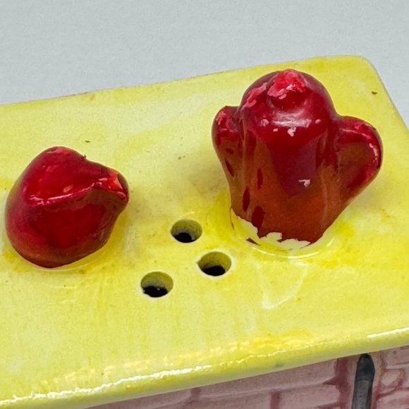 Novelty Vintage Ceramic Salt and Pepper Shakers Fireplace & Rocking Chair *read* - Picture 4 of 6